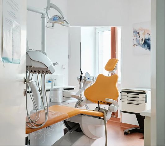 Behandlungsstuhl der Ordination